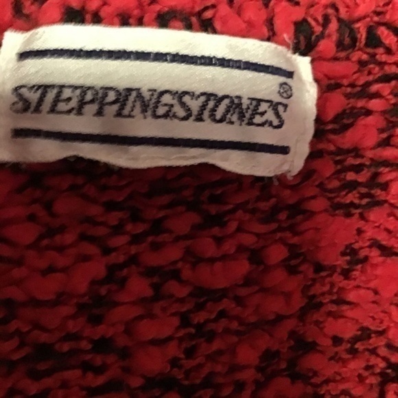 Vintage 80s fuzzy red n black sweater - Picture 3 of 9